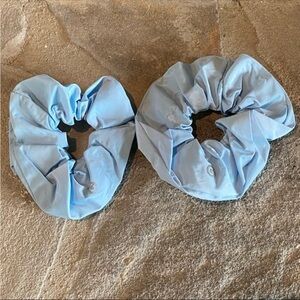 🔥 5/$25 LOT/SET of 2 NWOT Lightweight Scrunchies Baby Blue with a Gray Letter G